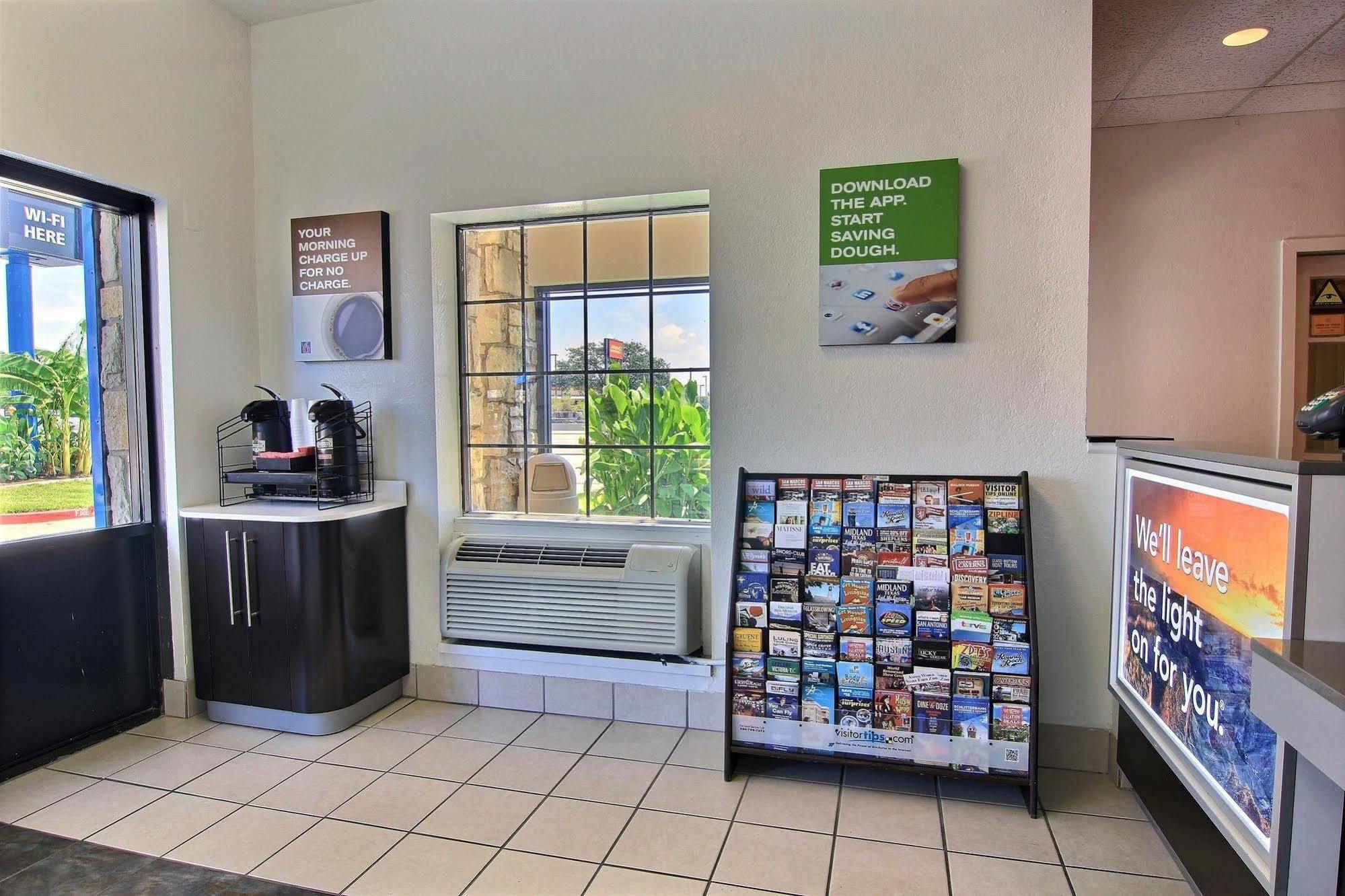 Motel 6 Austin, Tx - Central Downtown Ut Экстерьер фото